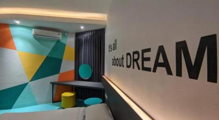 Alexander Hotel Tegal Εξωτερικό φωτογραφία