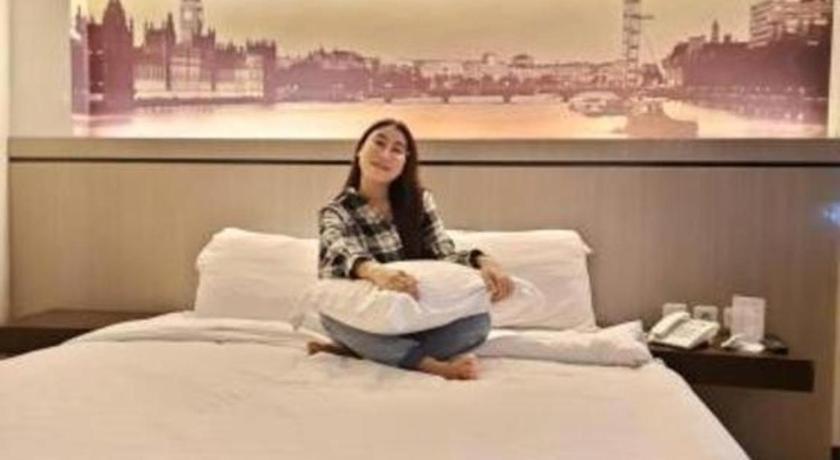 Alexander Hotel Tegal Εξωτερικό φωτογραφία