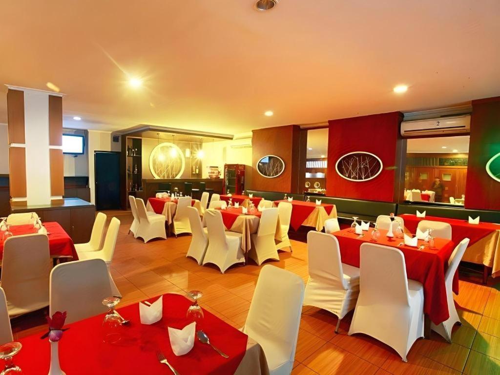 Alexander Hotel Tegal Εξωτερικό φωτογραφία